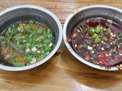 油碟-泸州酸菜豆花火锅川师店