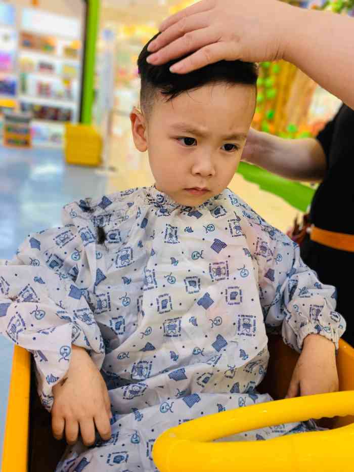 戴蒙儿童造型青山武商众圆广场店