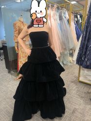 -现代经典婚纱摄影
