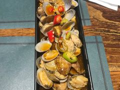-八月美食小馆(银泰城总店)