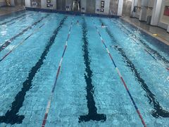 -梦翔龙湖滟澜山游泳俱乐部