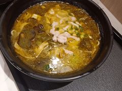 骨汤酸菜肉丝米线-乡村基(南坪上海城店)