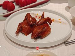 玻璃皮润烧乳鸽皇-北京厨房(SKP店)