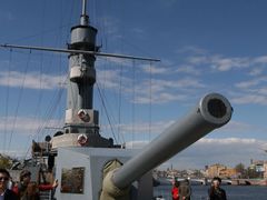 -阿芙乐尔号巡洋舰