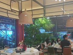-刘姐啤酒鱼民族演艺餐厅(西街总店)