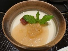 自制酸奶配蜂巢蜜-四季民福烤鸭店(外滩外白渡桥店)