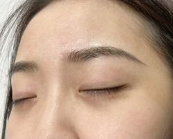 -一个差评成就的纹眉店