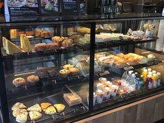 面包甜点陈列柜-星巴克臻选(莘庄仲盛店)