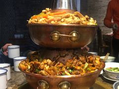 -沪小二炭火蛙锅(淮海中路美食不夜城店)