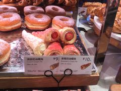 草莓牛奶螺角-PARIS BAGUETTE巴黎贝甜(西站食宝街店)