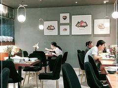 -POKEE VIA&Brunch·维娅(重庆来福士店)