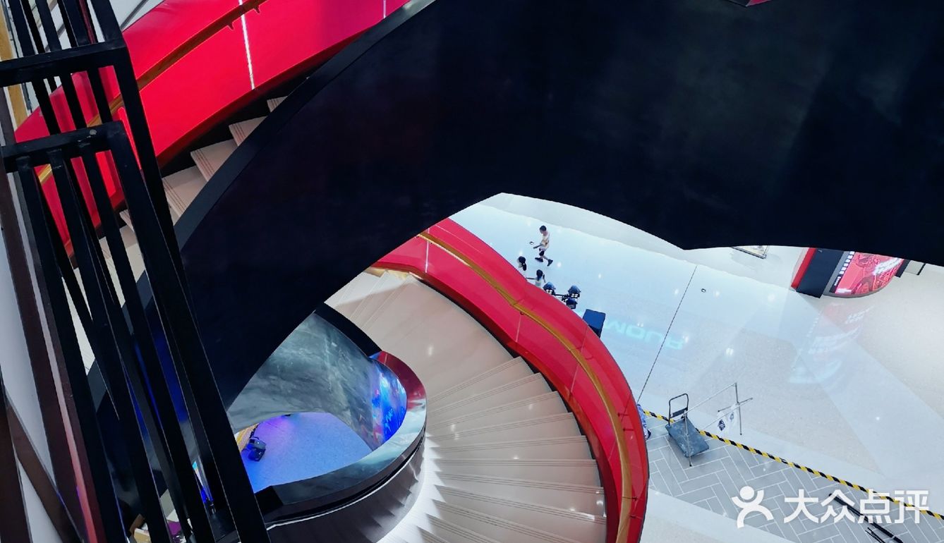 购物｜这么好逛的商场居然没有人[偷笑][偷笑]