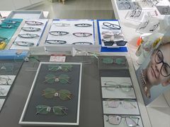 -视野联行眼镜蔡司·依视路官方授权店(顺城店)
