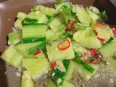 拍黄瓜-麦凯伦烧烤·精酿超级工厂店(金桥总店)