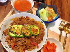 -POKEE VIA&Brunch·维娅(重庆来福士店)