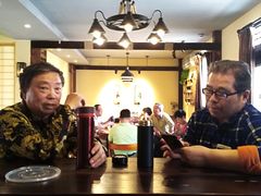 -小草屋轰趴馆别墅派对新场团建家庭聚会