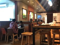 大堂-The Habit Burger Grill 哈比特汉堡(复兴soho店)