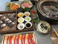 -围炉肉舍•炭烤活鳗•丹东海鲜烤肉(步行街店)