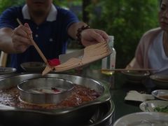 -茅草房·河畔园林火锅