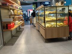 面包甜点陈列柜-面包新语(吾悦国际广场店)