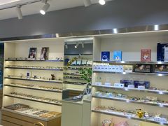 -视野联行眼镜·蔡司·尼康·豪雅·依视路(青浦宝龙店)