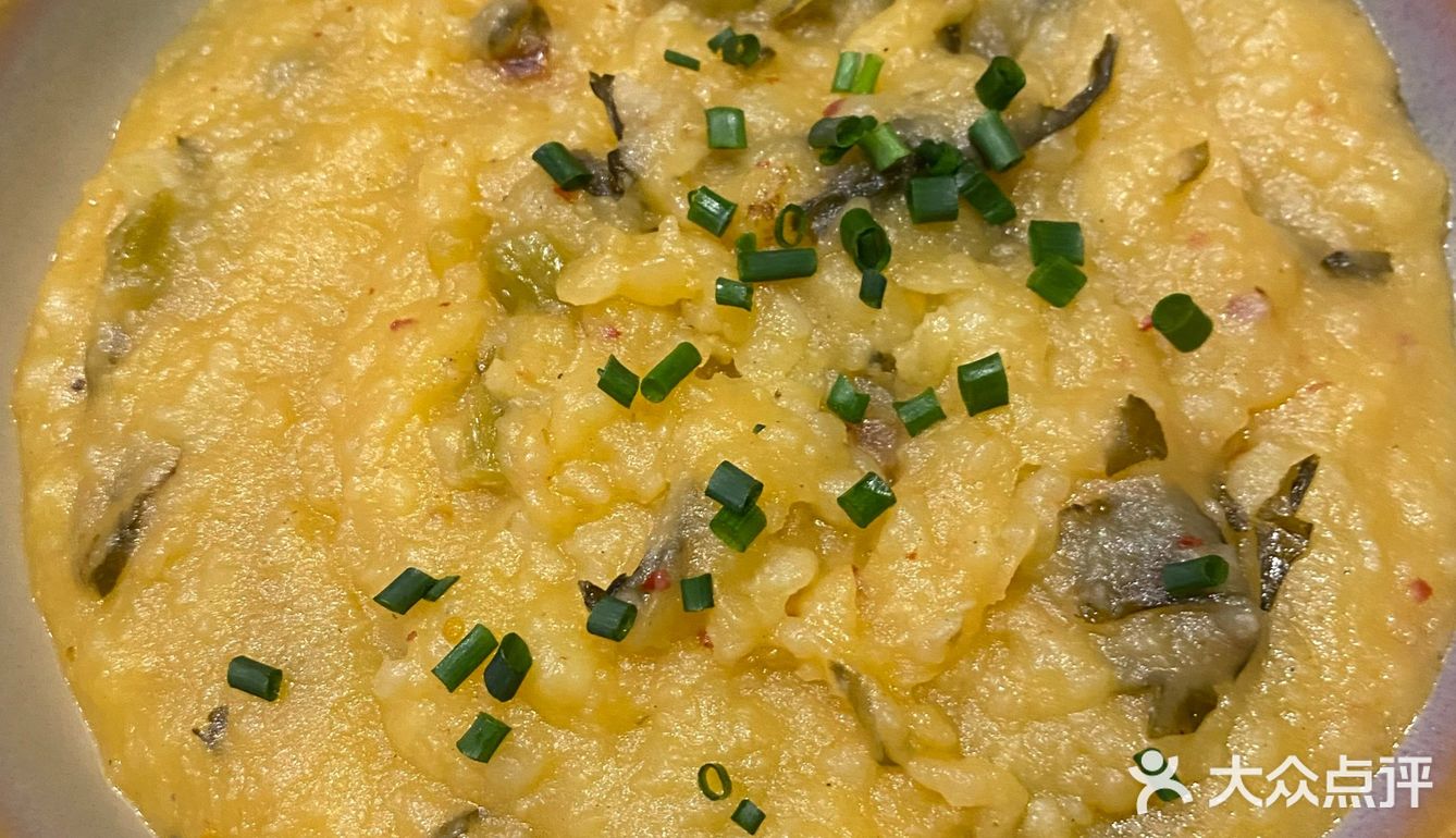 养生的汽锅鸡。