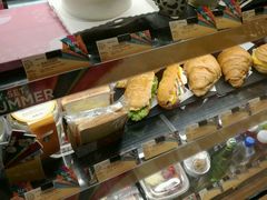-星巴克臻选(莘庄仲盛店)