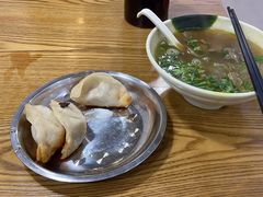 -黄阿姨锅贴大王(万航渡路店)