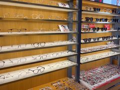 -优医视平价眼镜蔡司依视路折扣工厂店(德胜门店)
