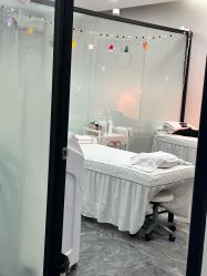 -苗方清颜专业祛痘·皮肤管理