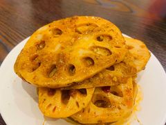 -爆炸头阿姨小四川正宗川味小吃(无任何分店)