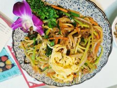 -益百岁牛尾汤(香山路店)