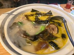 -帅巴人舅母子腊蹄民俗村