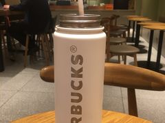 -星巴克臻选(上海中环广场2F店)