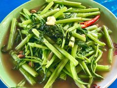 -Thiw Soen Seafood Restaurant
