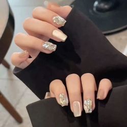 -悦指间美甲美睫