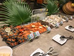 -三亚湾海居铂尔曼度假酒店