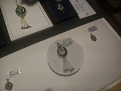 -北京七彩云南翡翠珠宝旗舰店(月坛店)