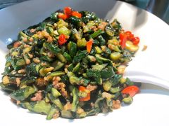 黄瓜皮炒肉泥-昱龙大盆牛蛙馆(三兴街总店)