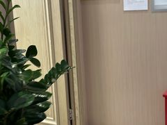 -柏乐口腔医院·舒适化无痛种植牙中心(东盟商务区院)