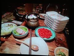-老牌坊云南鱼豆花火锅(爱建店)