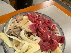 -小志家.野生菌鲜切牦牛肉牛杂火锅