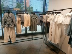 -URBAN REVIVO(上海中庚漫游城店)
