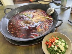 -黄潇洒老火锅(九眼桥宏济巷店)