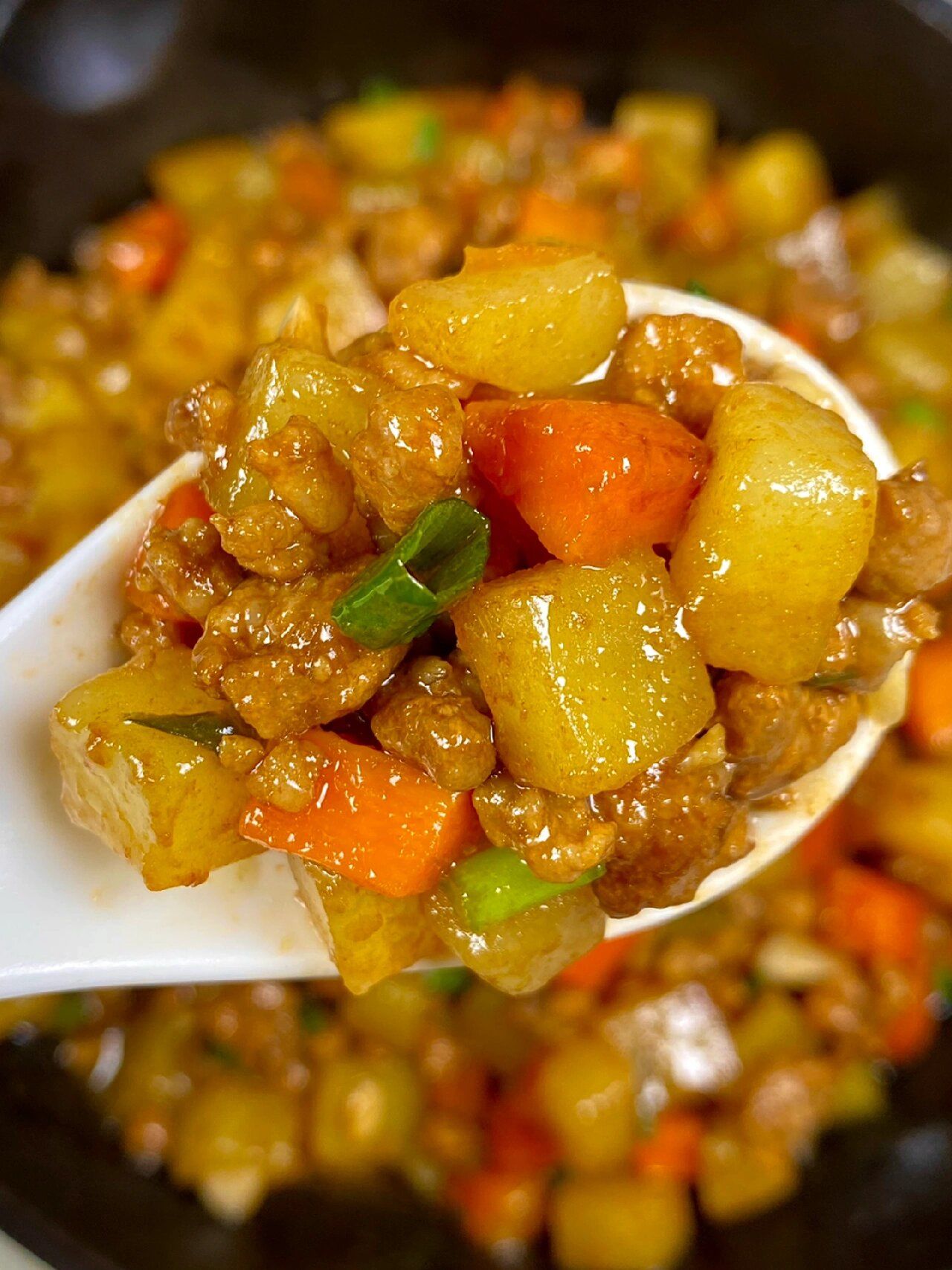 家常菜:土豆块炒肉沫的详细操作步骤