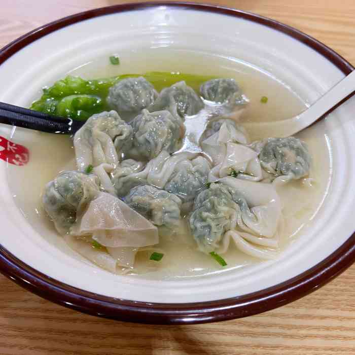 余不纪云吞当家-"来这附近吃饭 顺便打包这家云吞 和 酸辣.