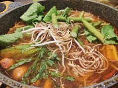 -Hoang Yen Vietnamese Cuisine