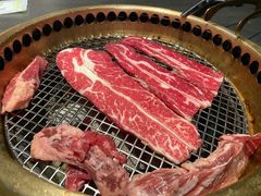 特选雪花牛肉-铭牛烧肉·和牛海鲜自助(高新月牙湖店)