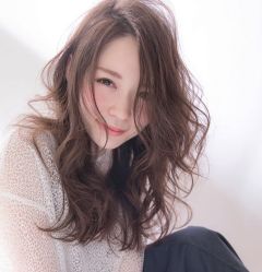 -变画·发型STUDIO