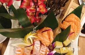 Authentic Norwegian Thick-Sliced Salmon Sashimi